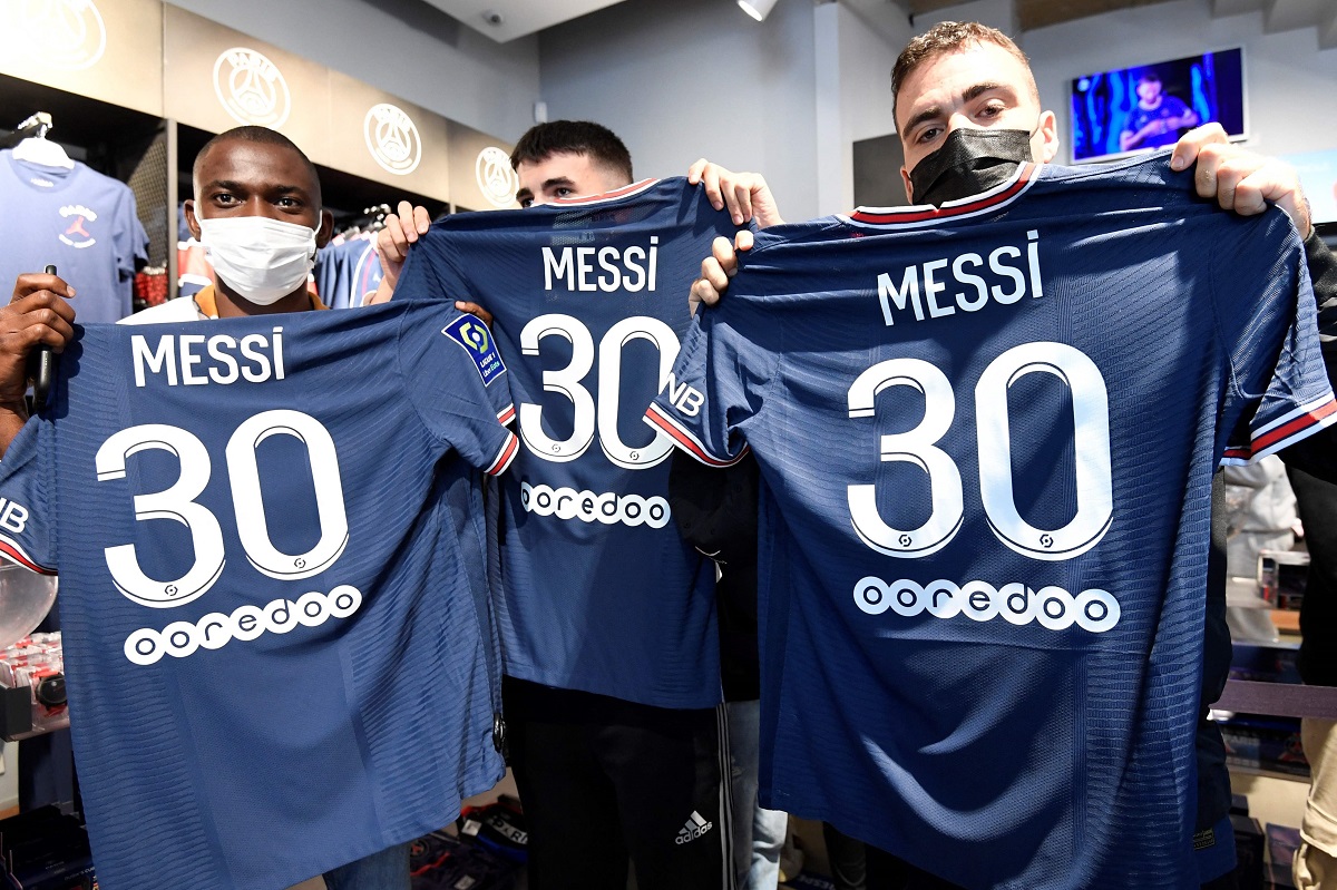 PSG chính thức mở bán áo đấu Messi