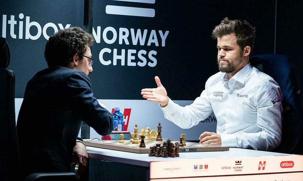 Carlsen thắng áp đảo Caruana