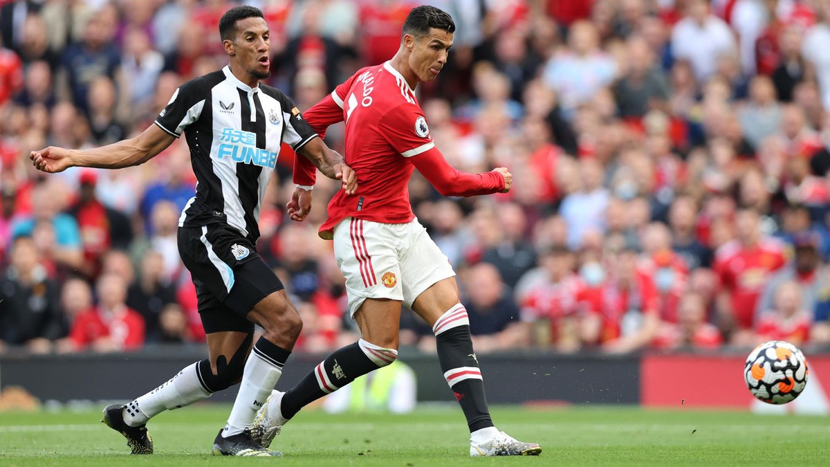 Ronaldo thuê vệ sĩ để đảm bảo an ninh khi đến Manchester