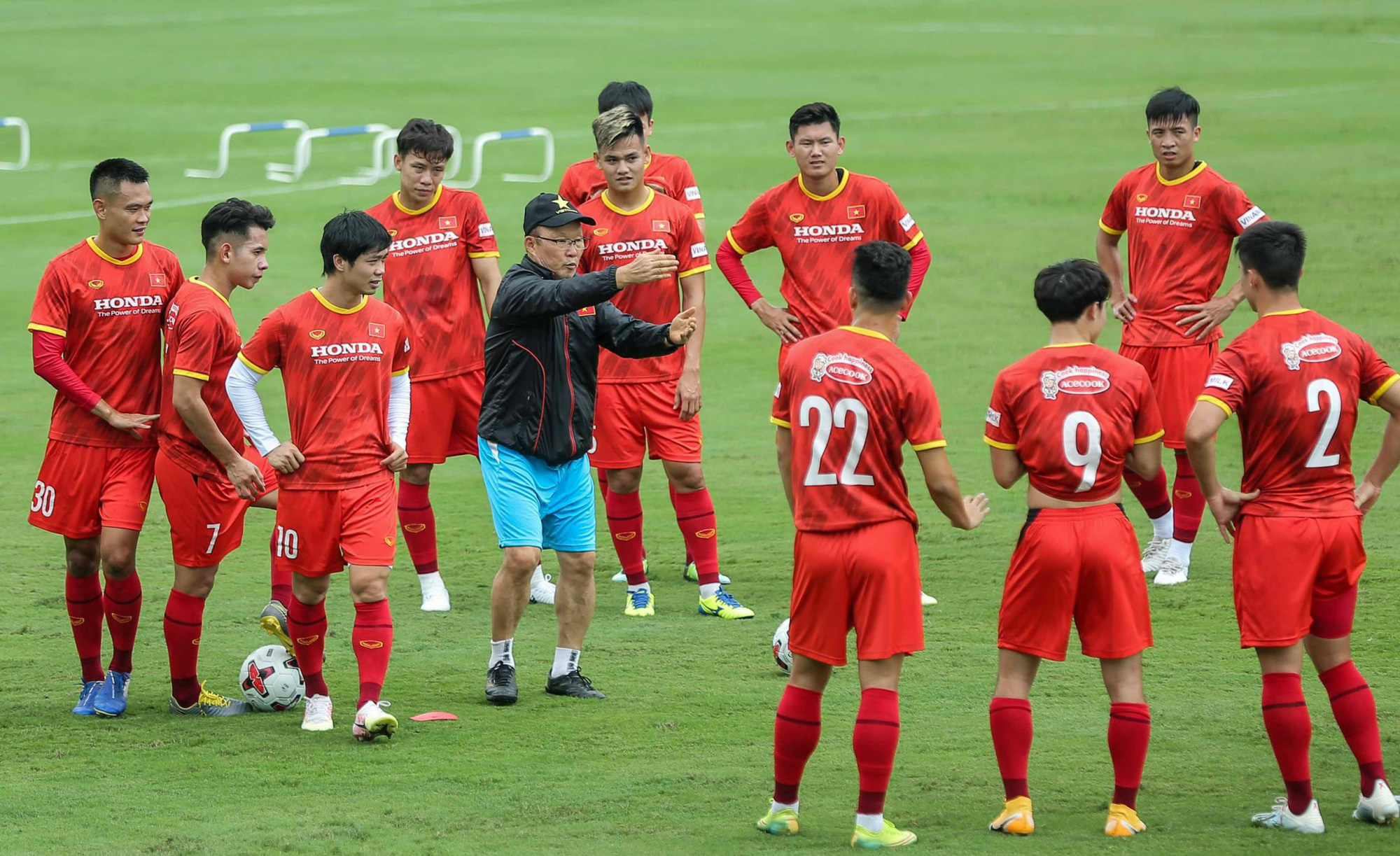 Đội tuyển Việt Nam đá giao hữu xoay tua với đội tuyển khác ở AFF Cup