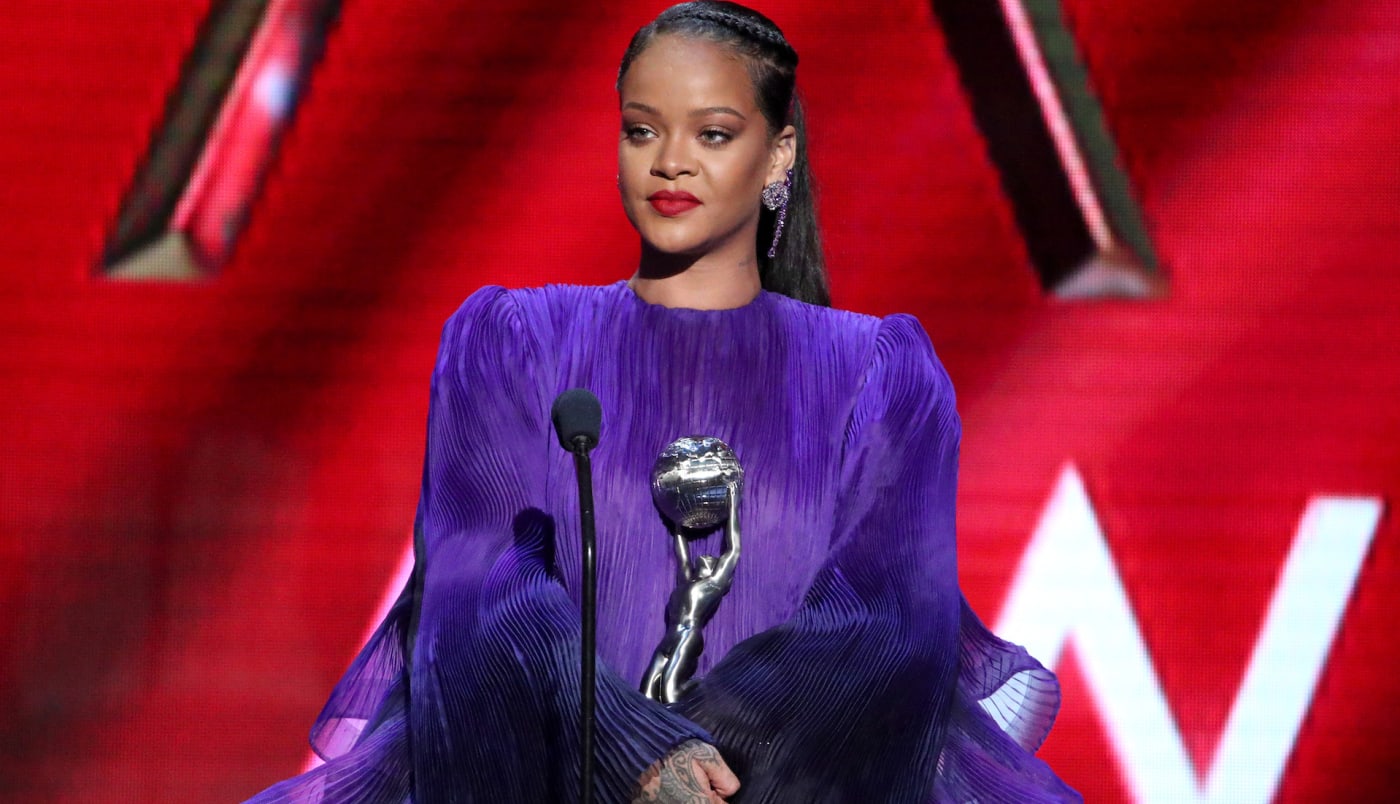 Rihanna nhận giải thưởng âm nhạc