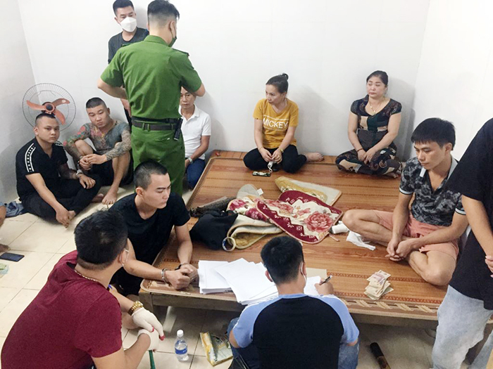 Khởi tố 7 người tham gia đánh bạc tại Hà Nội